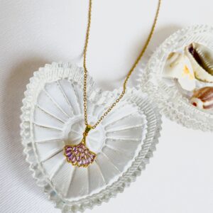 گردنبند(طرح بال بنفش و طلایی)